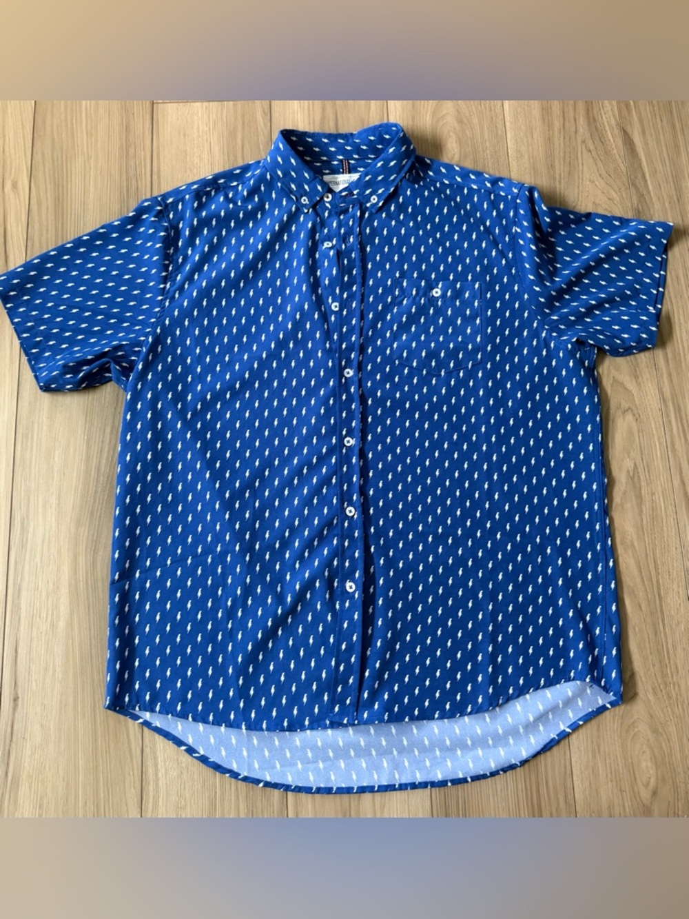 International Report Navy Lightning Bolt Short-Sleeve Button-Up Shirt XL
